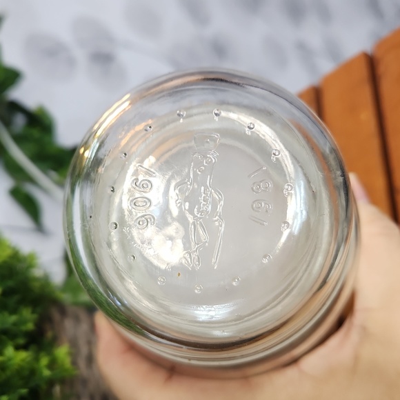 Vintage 1981 Mr. Peanut Jar - Picture 4 of 6